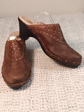 Sofft 'Langston' Women's Brown Leather Studded Mules Clogs Shoes sz 7.5 M